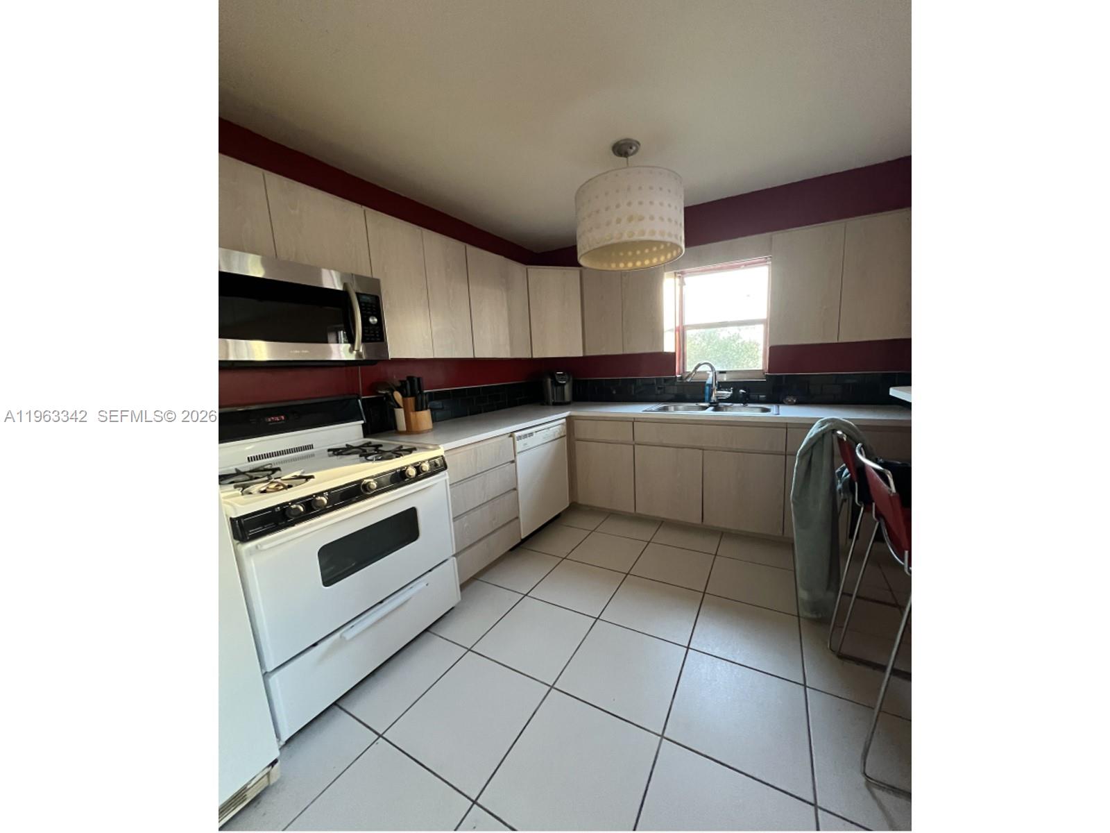 730 Pennsylvania Avenue 301 Property Photo 6