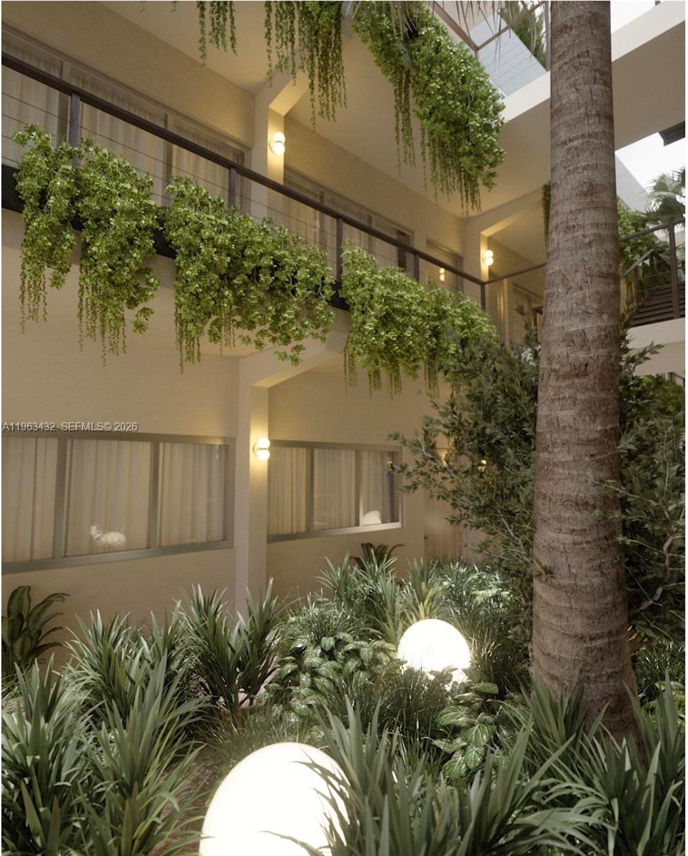260 Collins Avenue 204 Property Photo 8