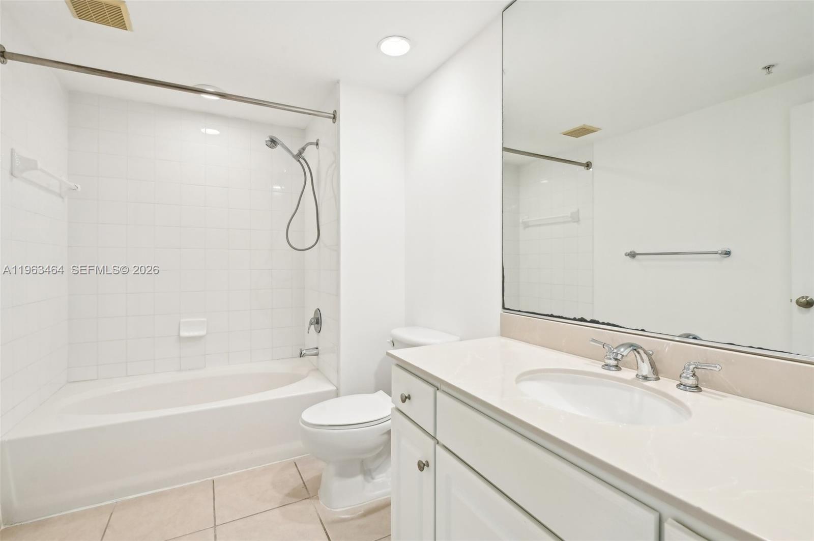 2000 N Bayshore Drive 304 Property Photo 11