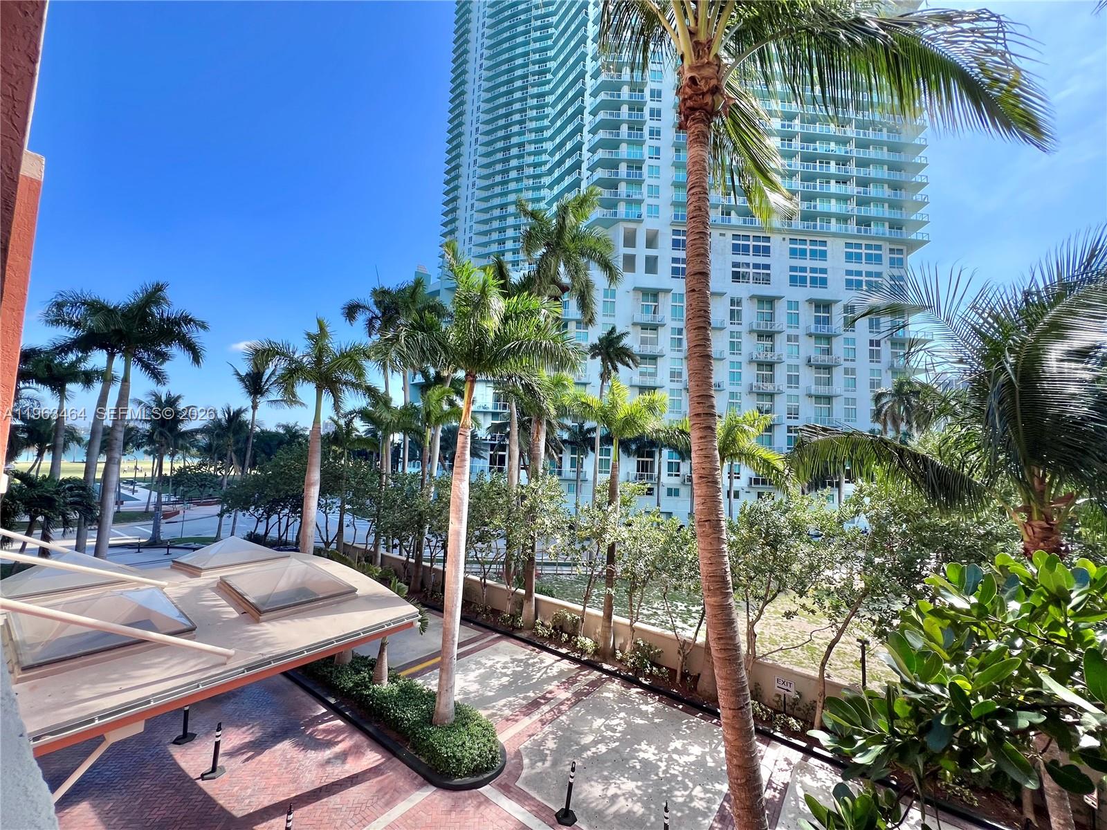 2000 N Bayshore Drive 304 Property Photo 14