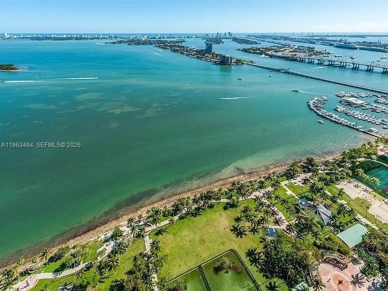2000 N Bayshore Drive 304 Property Photo 18