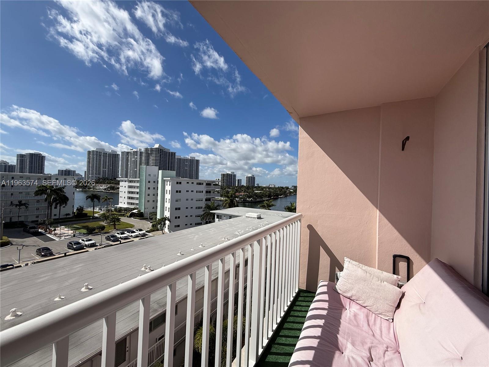 3161 S Ocean Drive 608 Property Photo 2