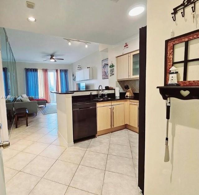 A11963653 Property Photo 15