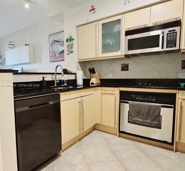 A11963653 Property Photo 16