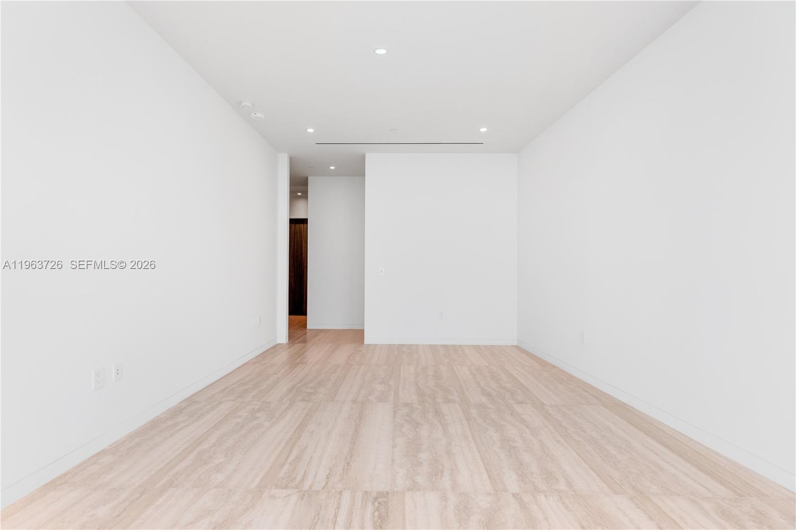 5 Grove Isle Drive M303 Property Photo 12