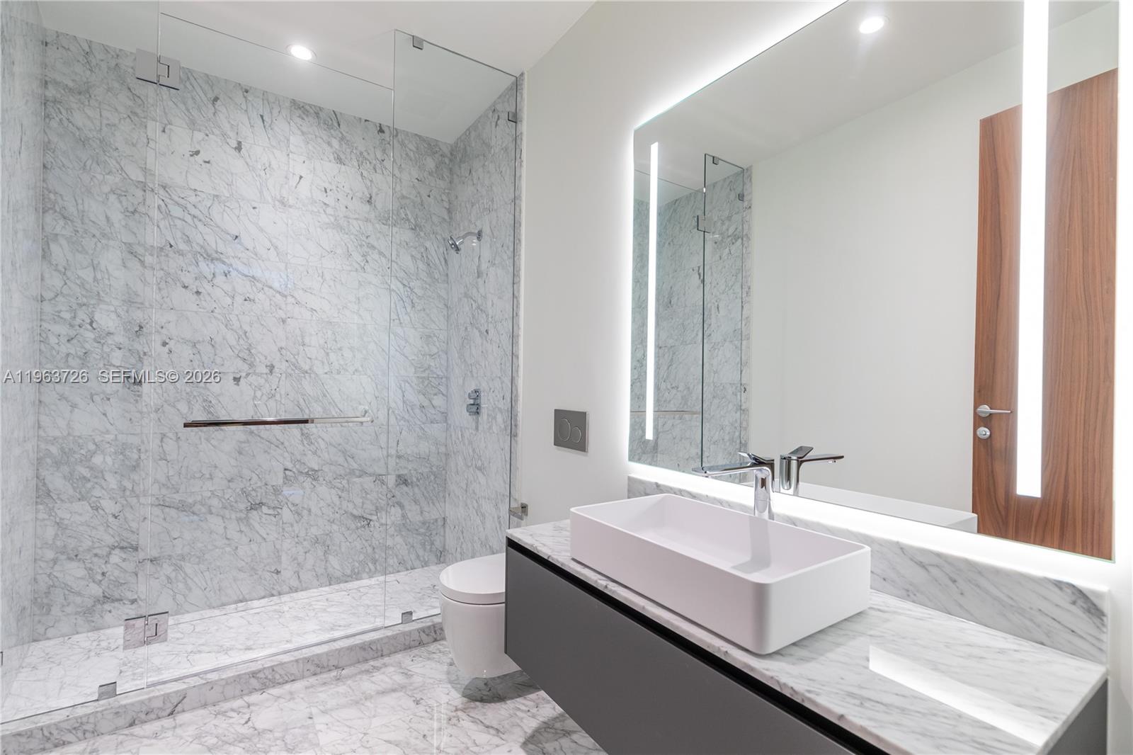 5 Grove Isle Drive M303 Property Photo 16