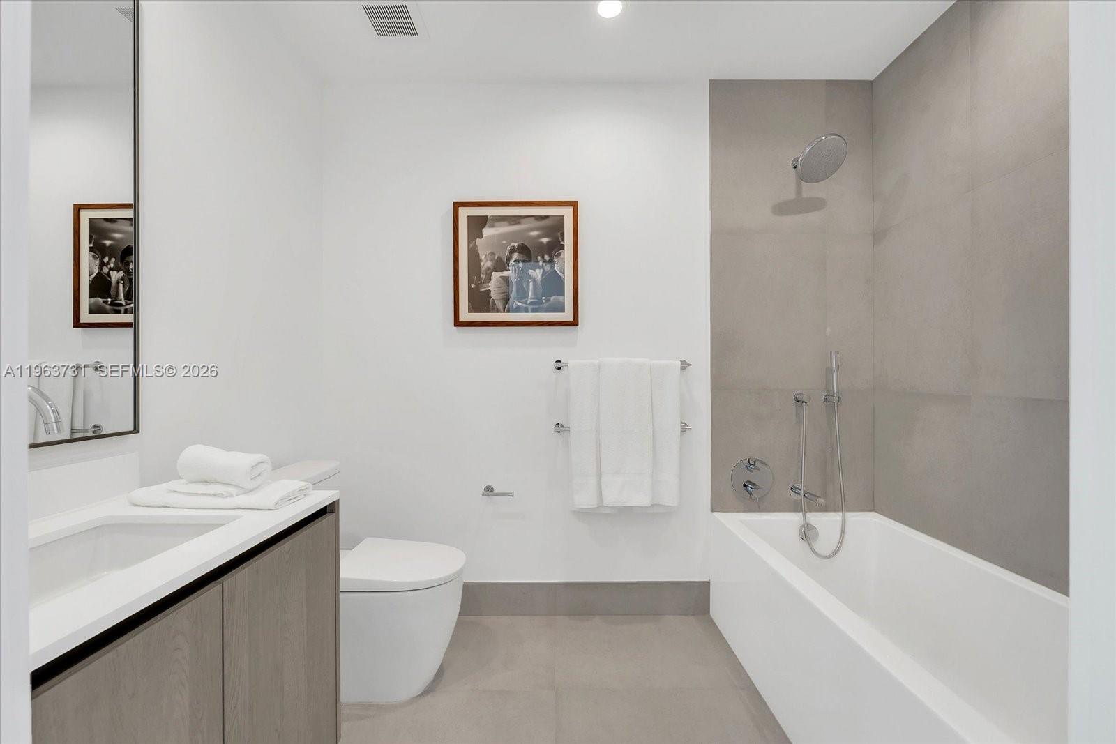 9201 E Bay Harbor Drive Lph01 Property Photo 30