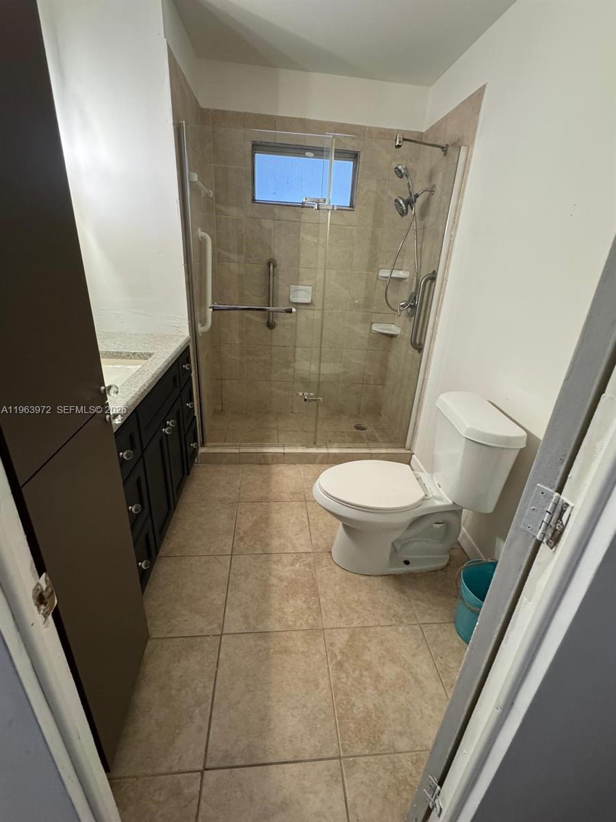 1721 Sw 84th Avenue Property Photo 6