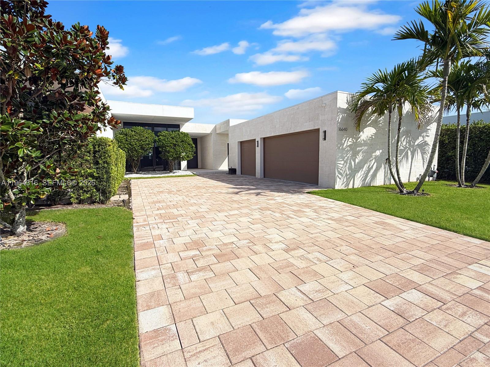 16640 Sunset Way Property Photo 1