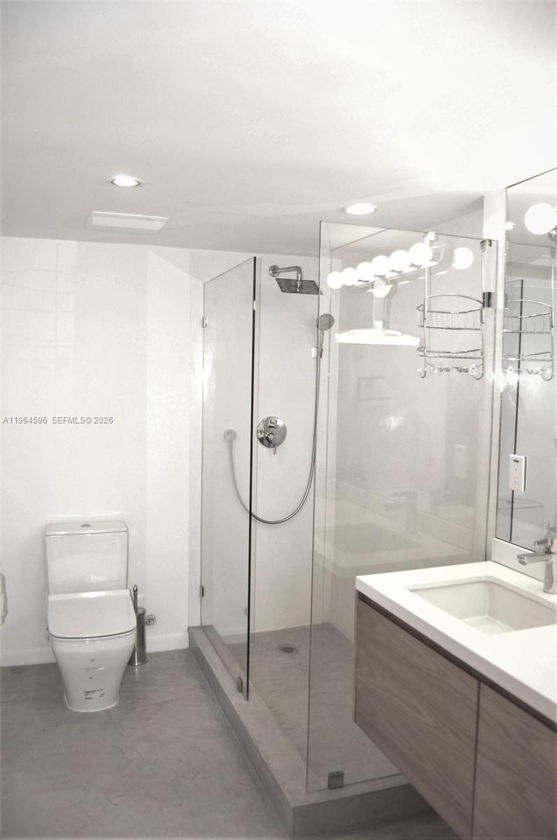 2301 Collins Avenue 504 Property Photo 14