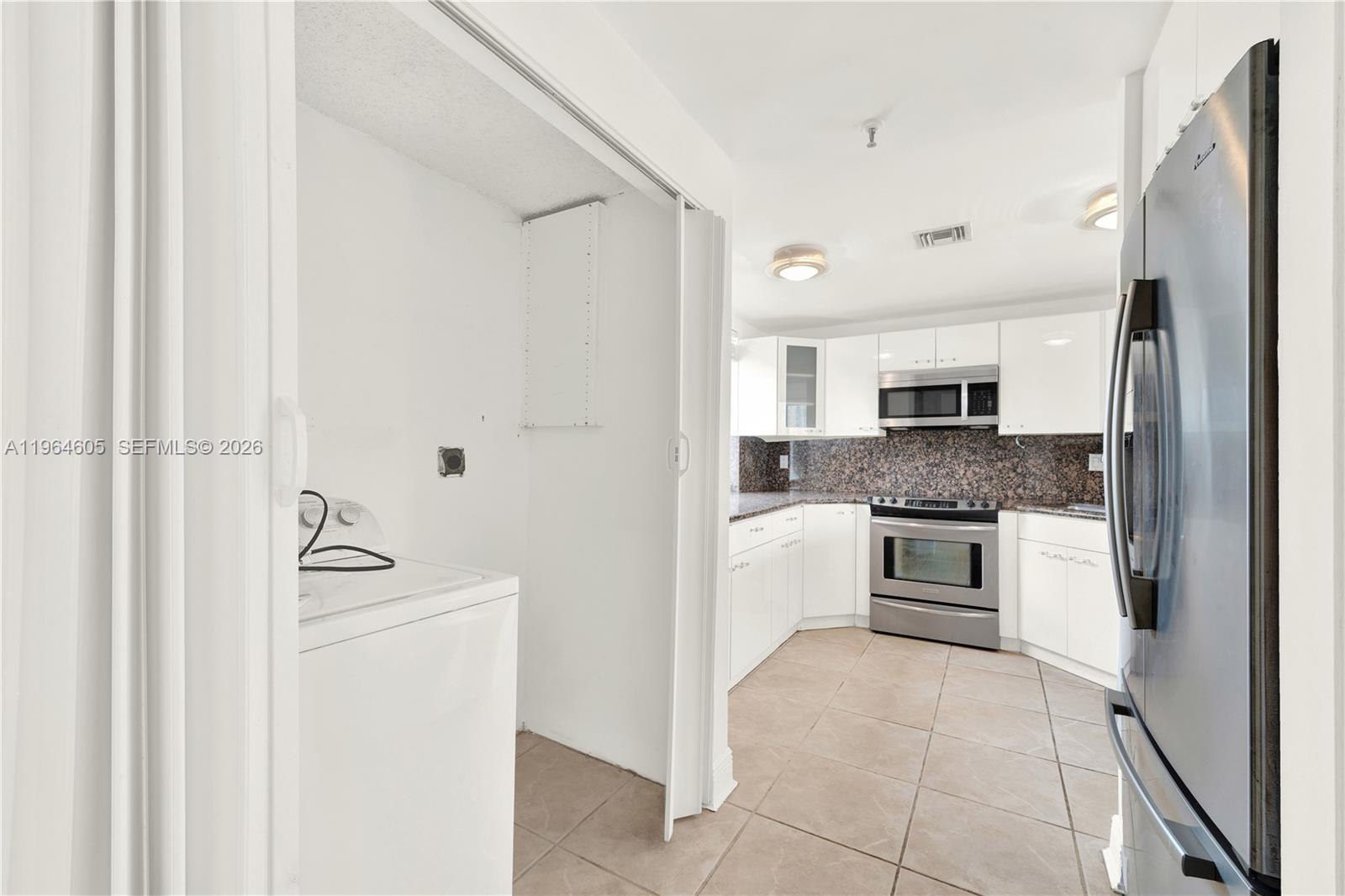 385 Poinciana Drive 1230 Property Photo 11