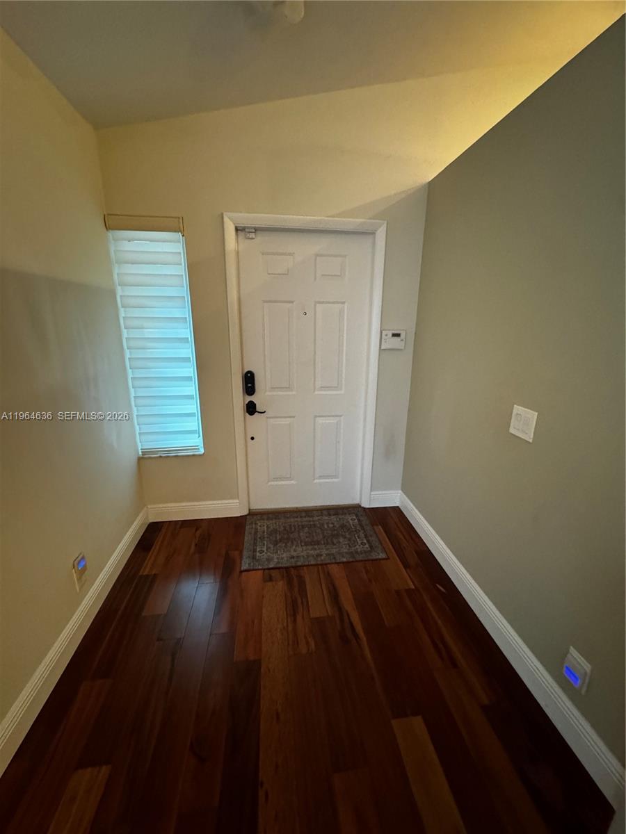 1536 Presidio Drive Property Photo 9