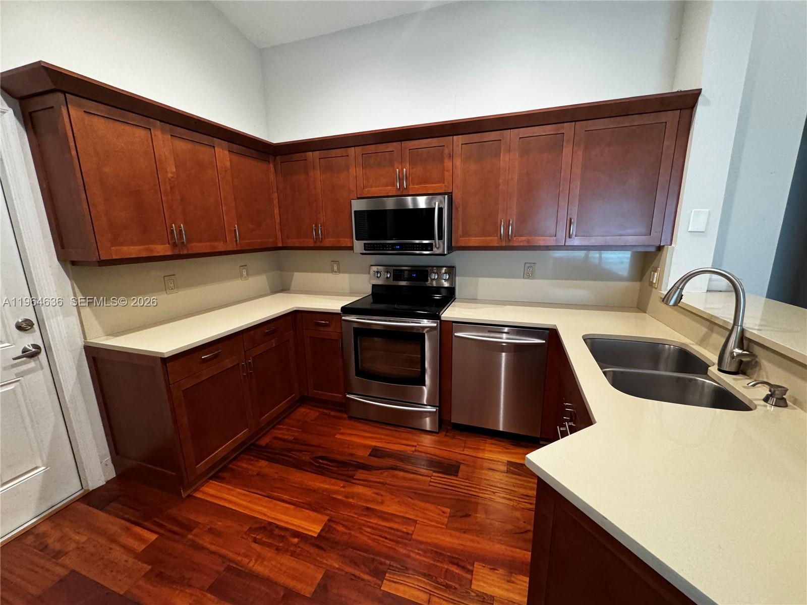 1536 Presidio Drive Property Photo 12