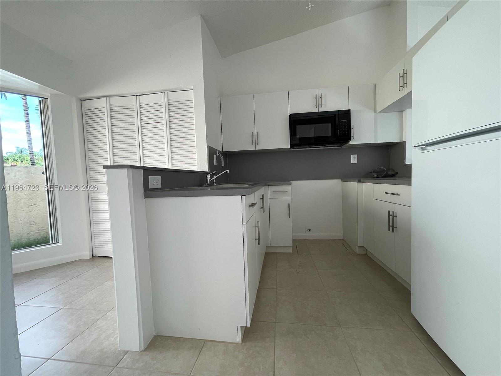 1210 San Remo Circle . Property Photo 3