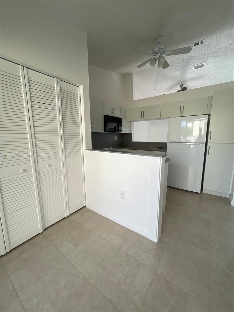 1210 San Remo Circle . Property Photo 4
