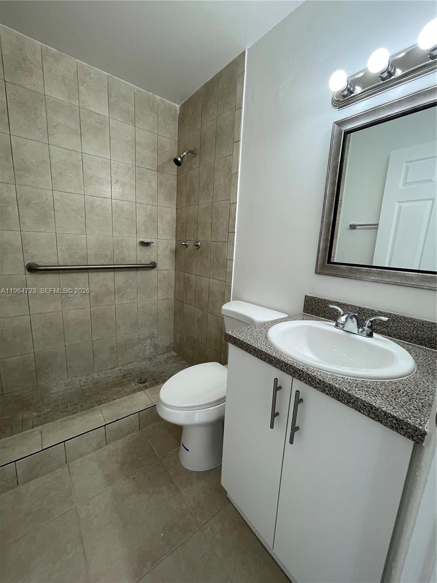 1210 San Remo Circle . Property Photo 9