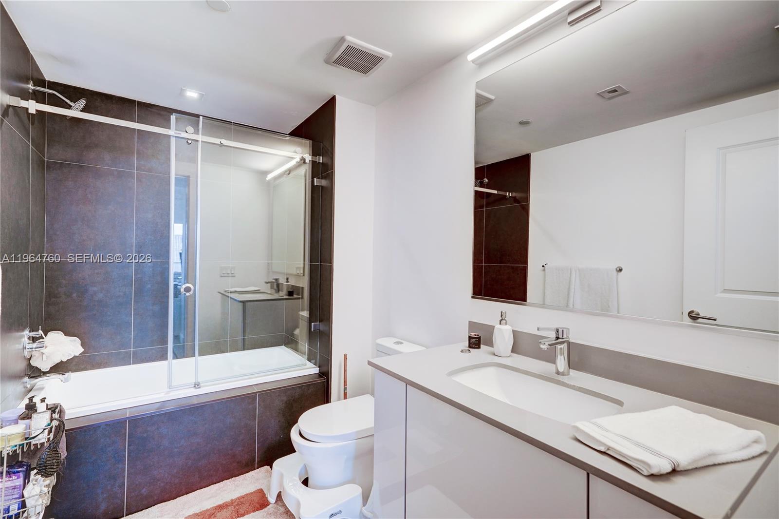 A11964760 Property Photo 3