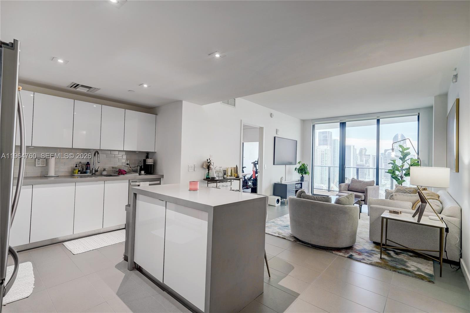 A11964760 Property Photo 6