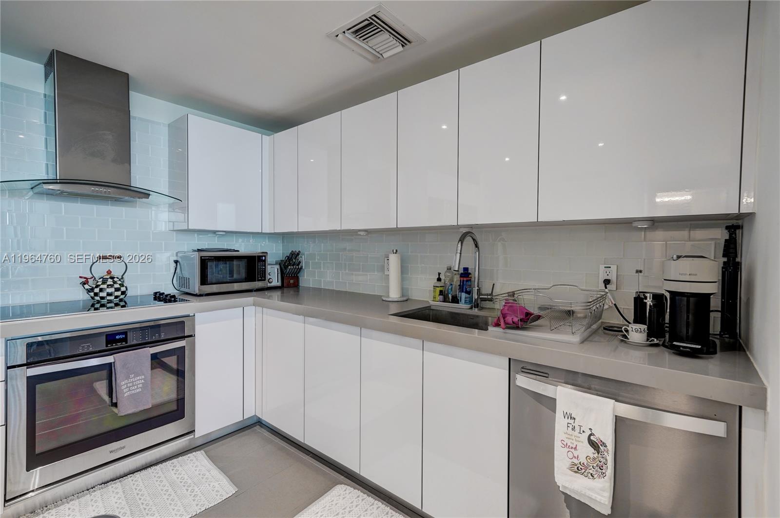 A11964760 Property Photo 8