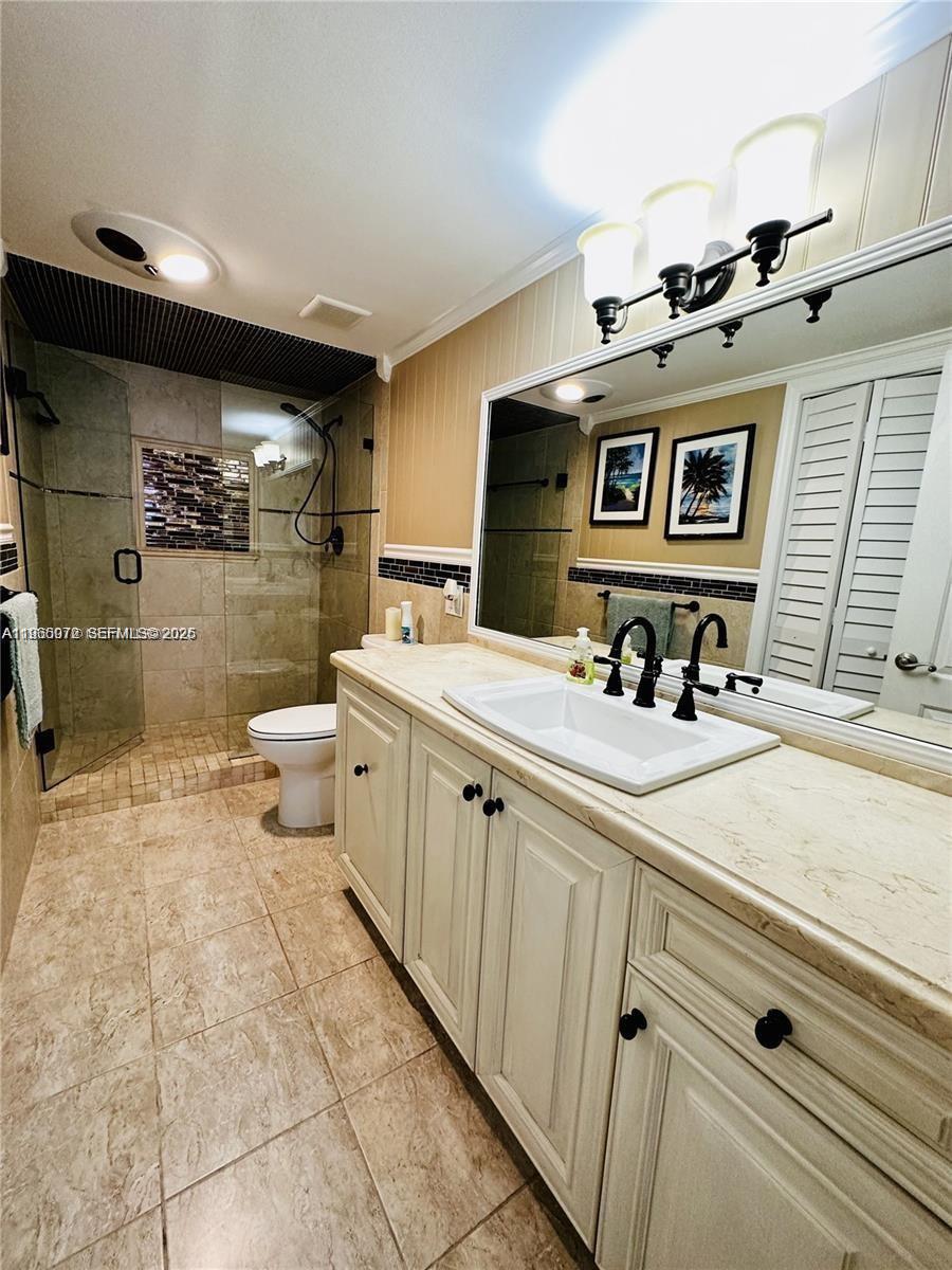 1501 S Ocean Drive 406 Property Photo 5