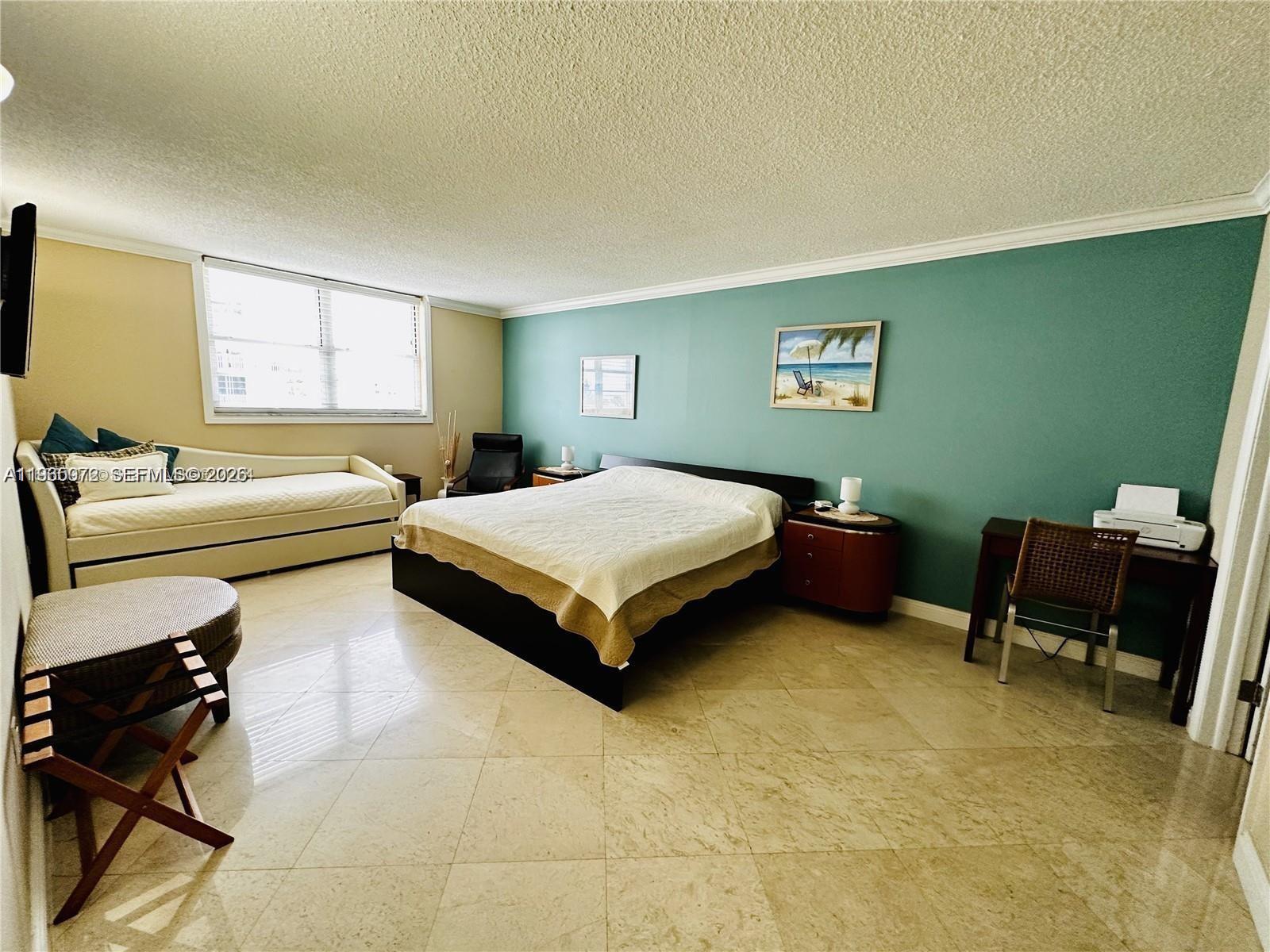 1501 S Ocean Drive 406 Property Photo 7