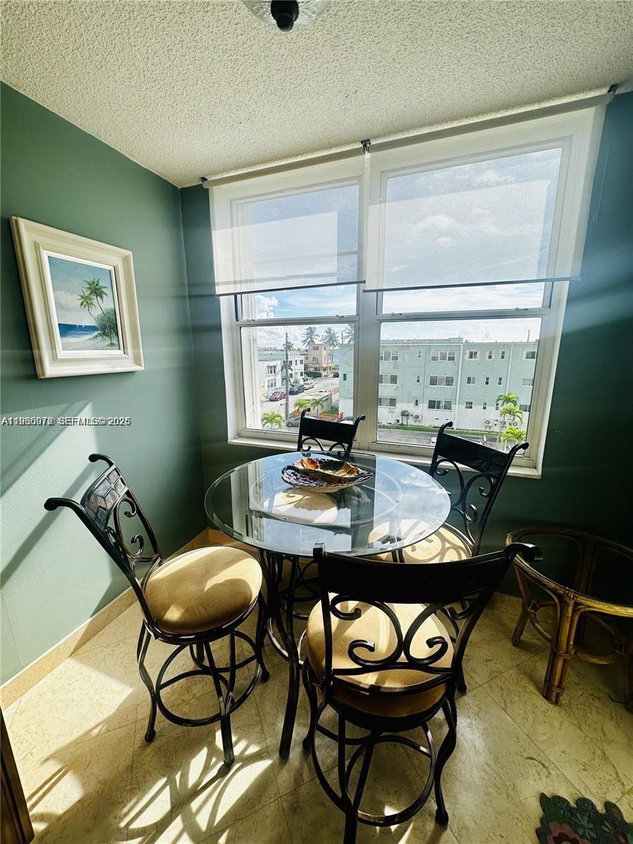 1501 S Ocean Drive 406 Property Photo 9