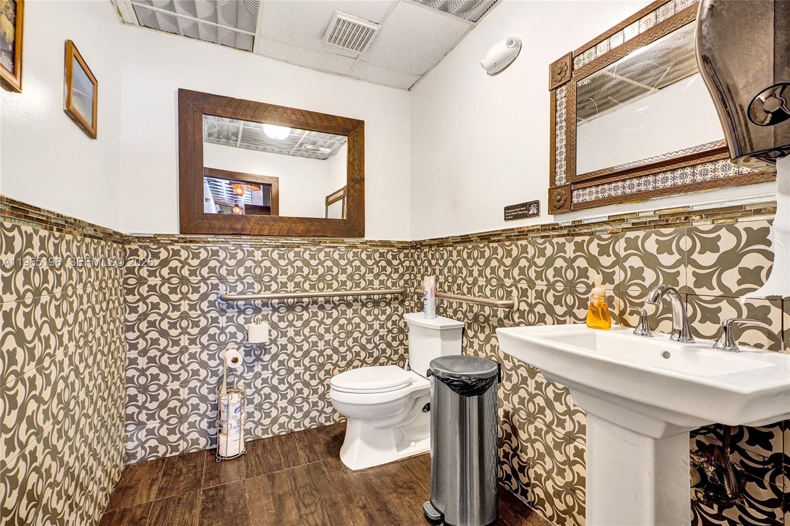 15400 Biscayne Boulevard Property Photo 27