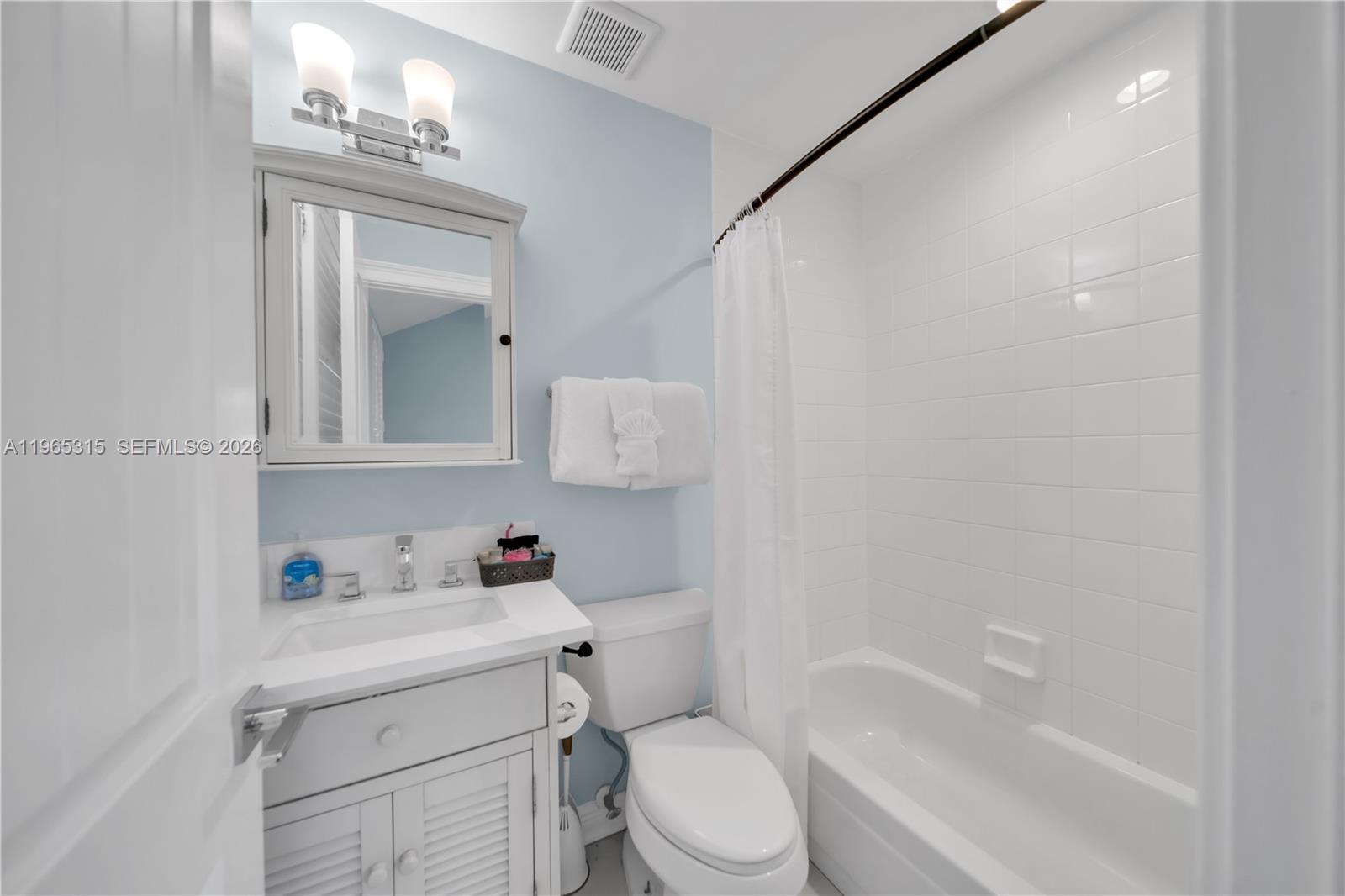 7026 Harbor Village Drive Property Photo 18