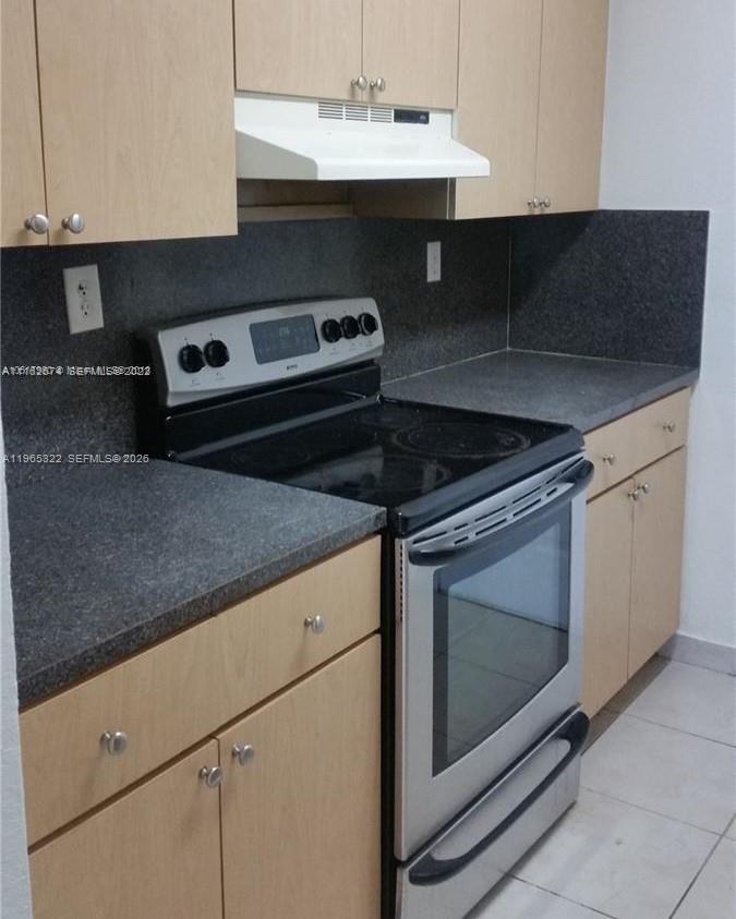 A11965322 Property Photo 3