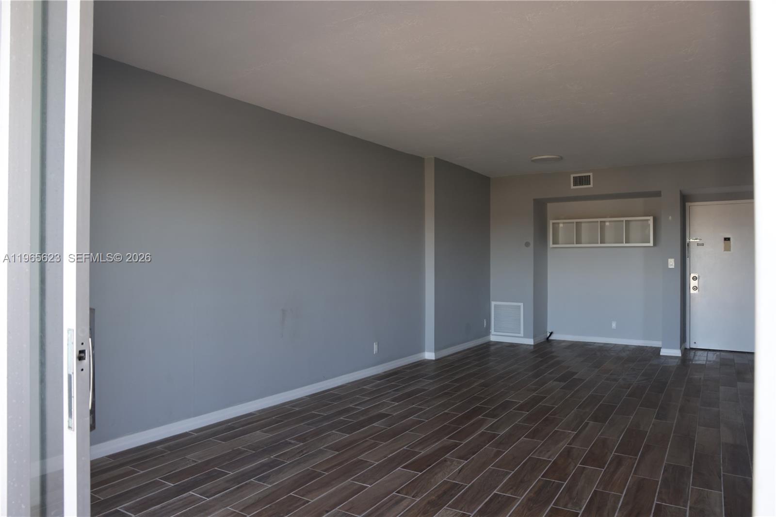 A11965623 Property Photo 6