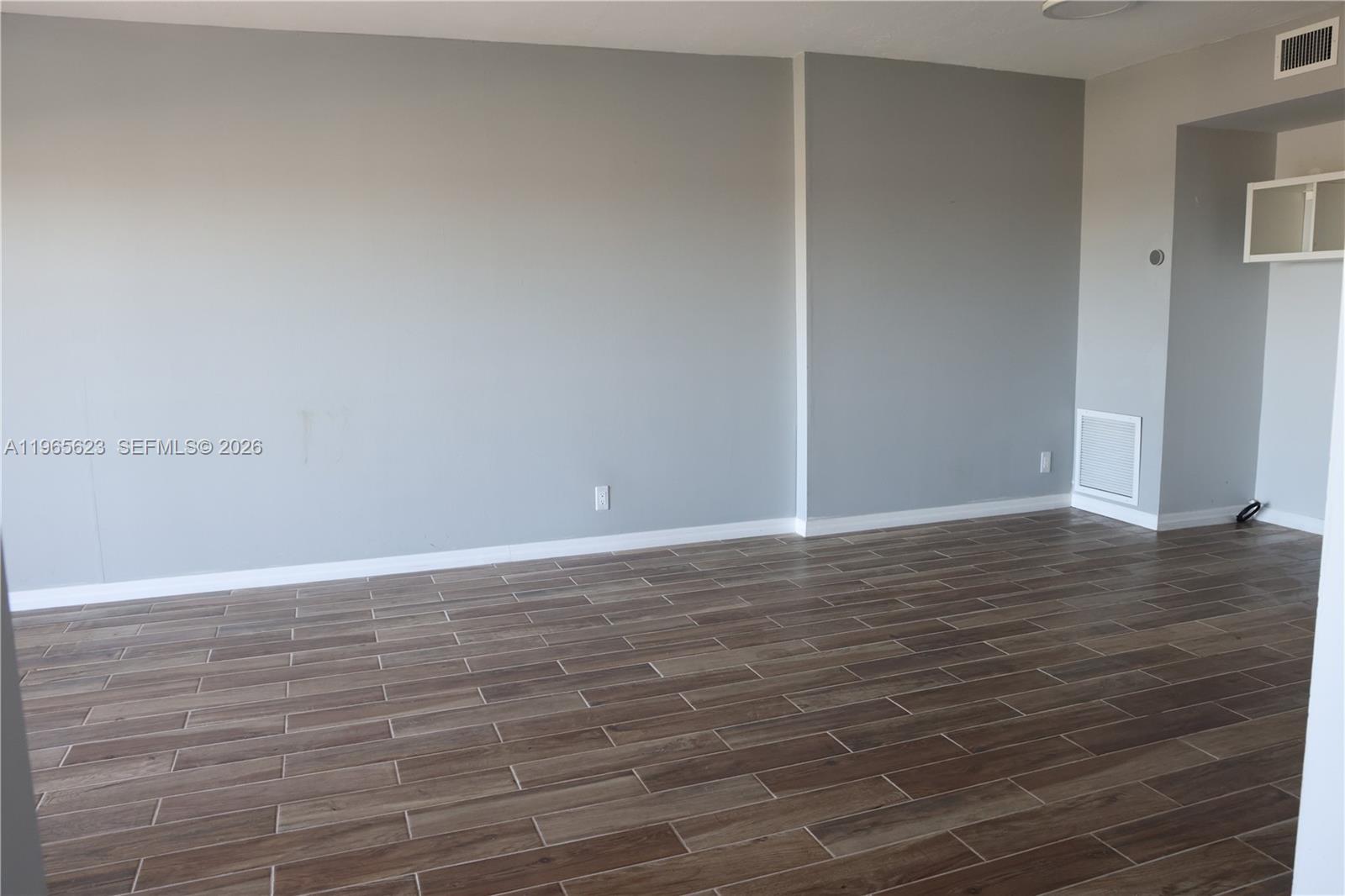 A11965623 Property Photo 7