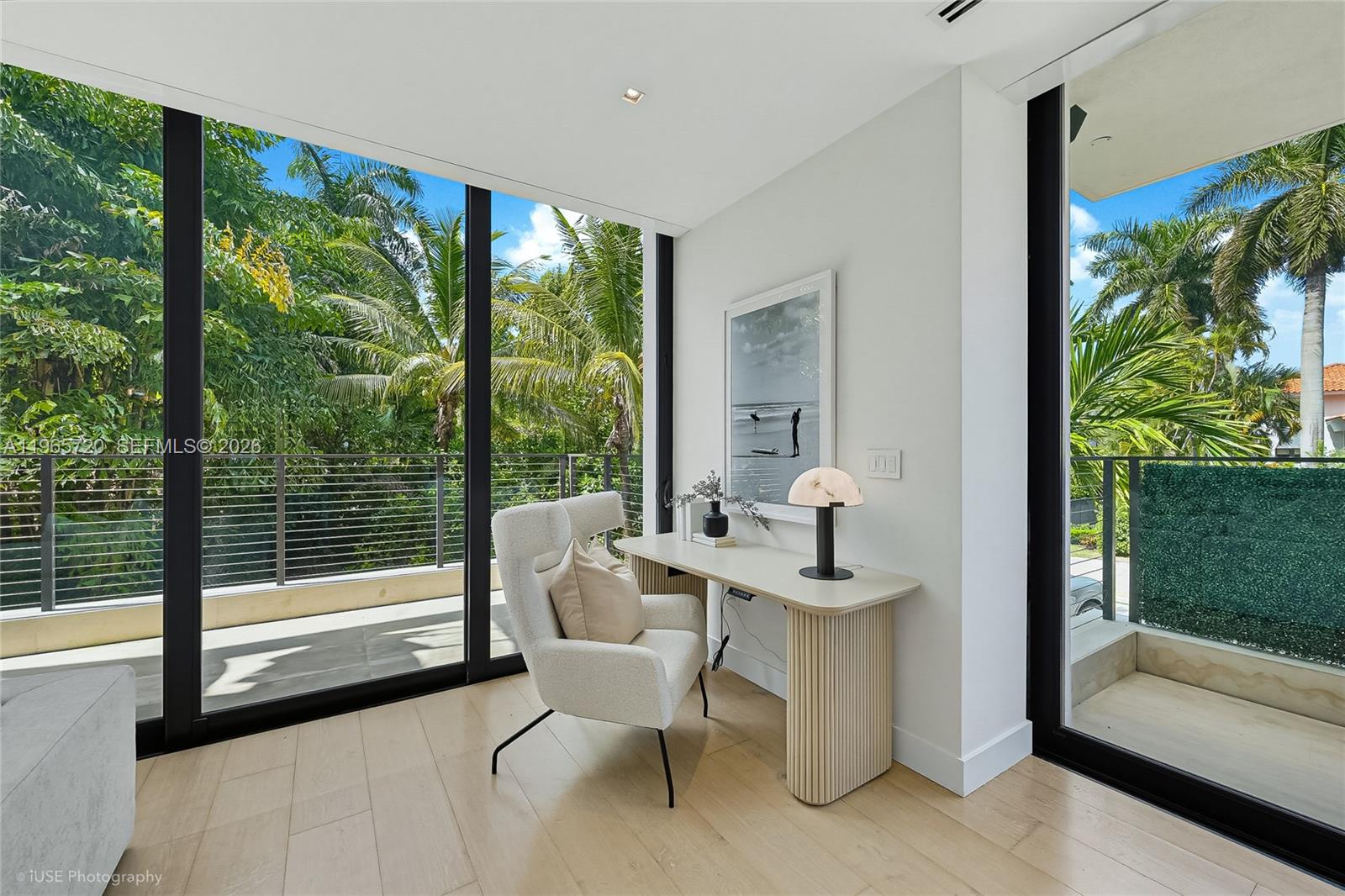 420 N Hibiscus Drive Property Photo 8