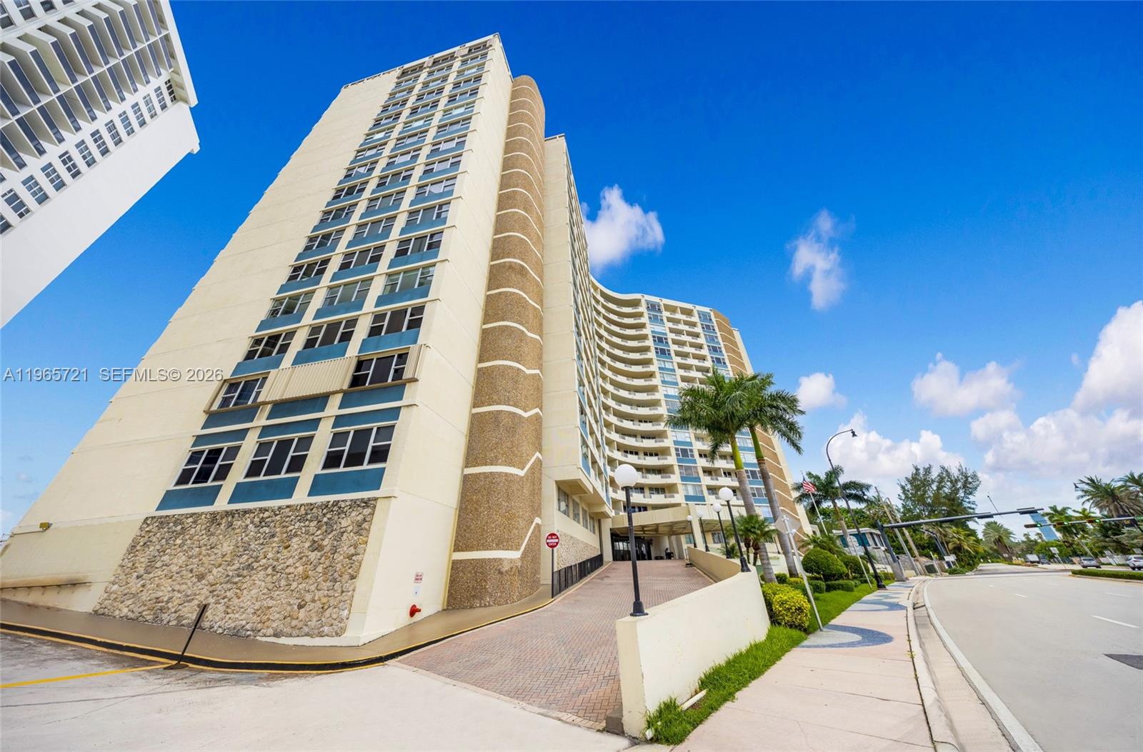 3180 S Ocean Drive 607 Property Photo 1