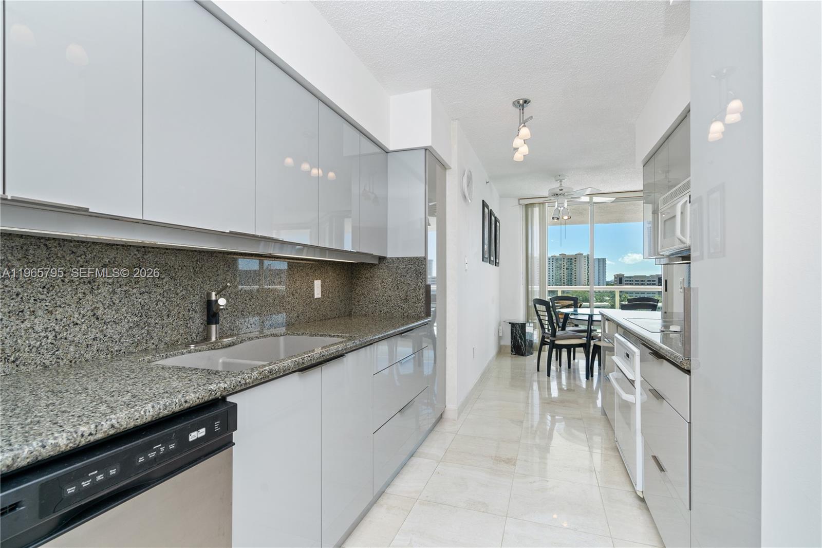 16400 Collins Avenue 744 Property Photo 15