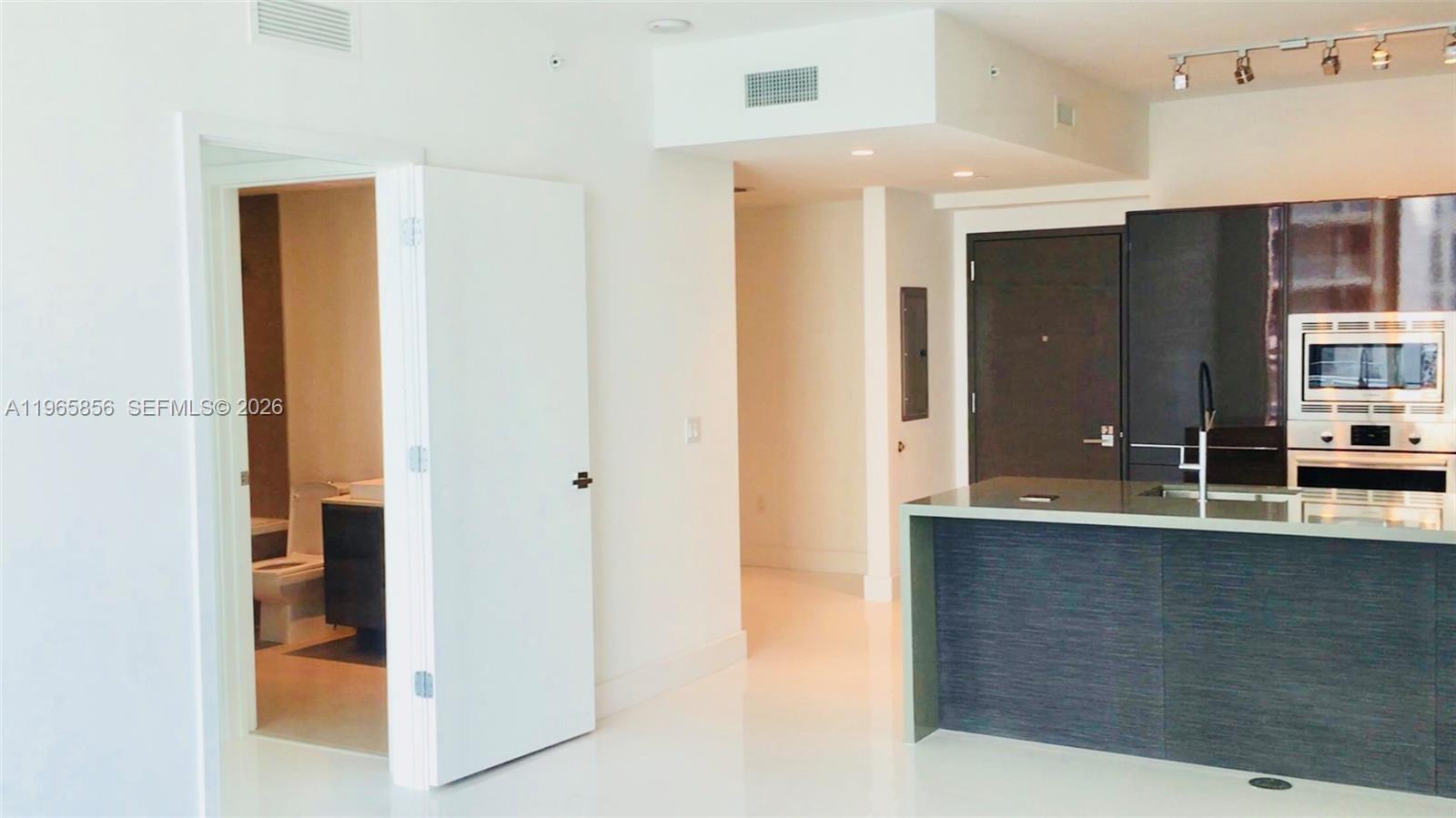 1080 Brickell Avenue 2607 Property Photo 2