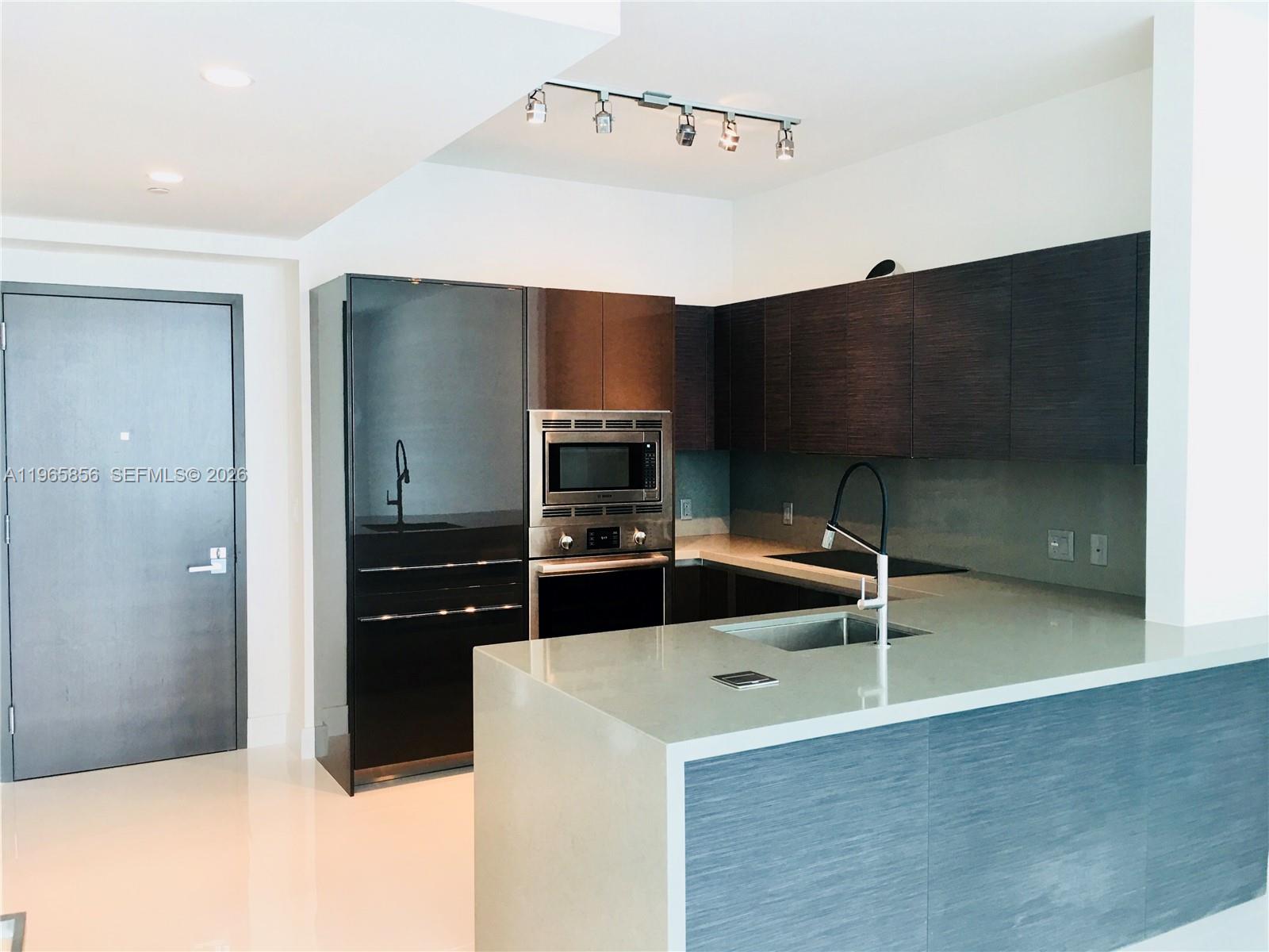 1080 Brickell Avenue 2607 Property Photo 3