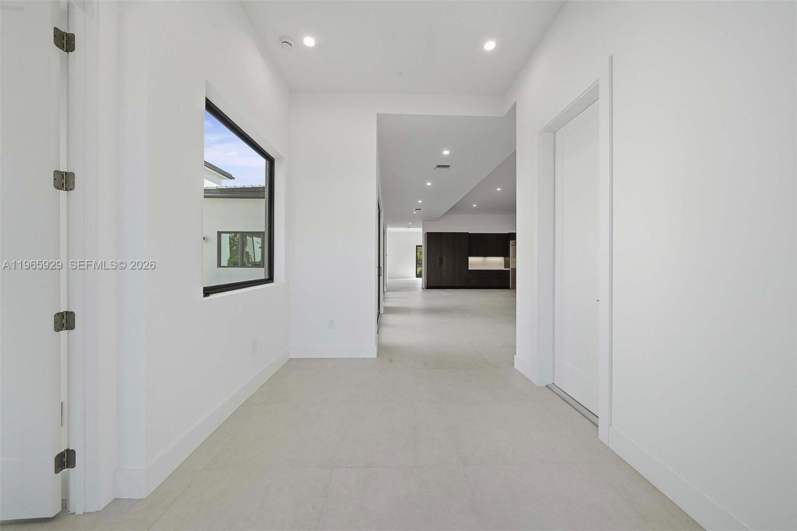 5718 Ashwood Circle W Property Photo 14
