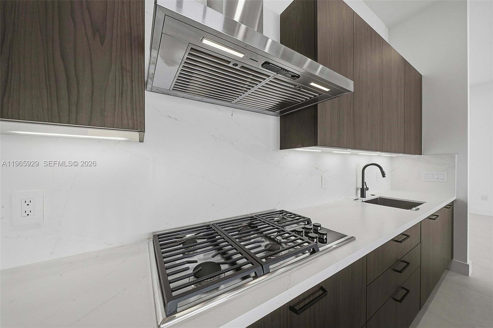 5718 Ashwood Circle W Property Photo 34