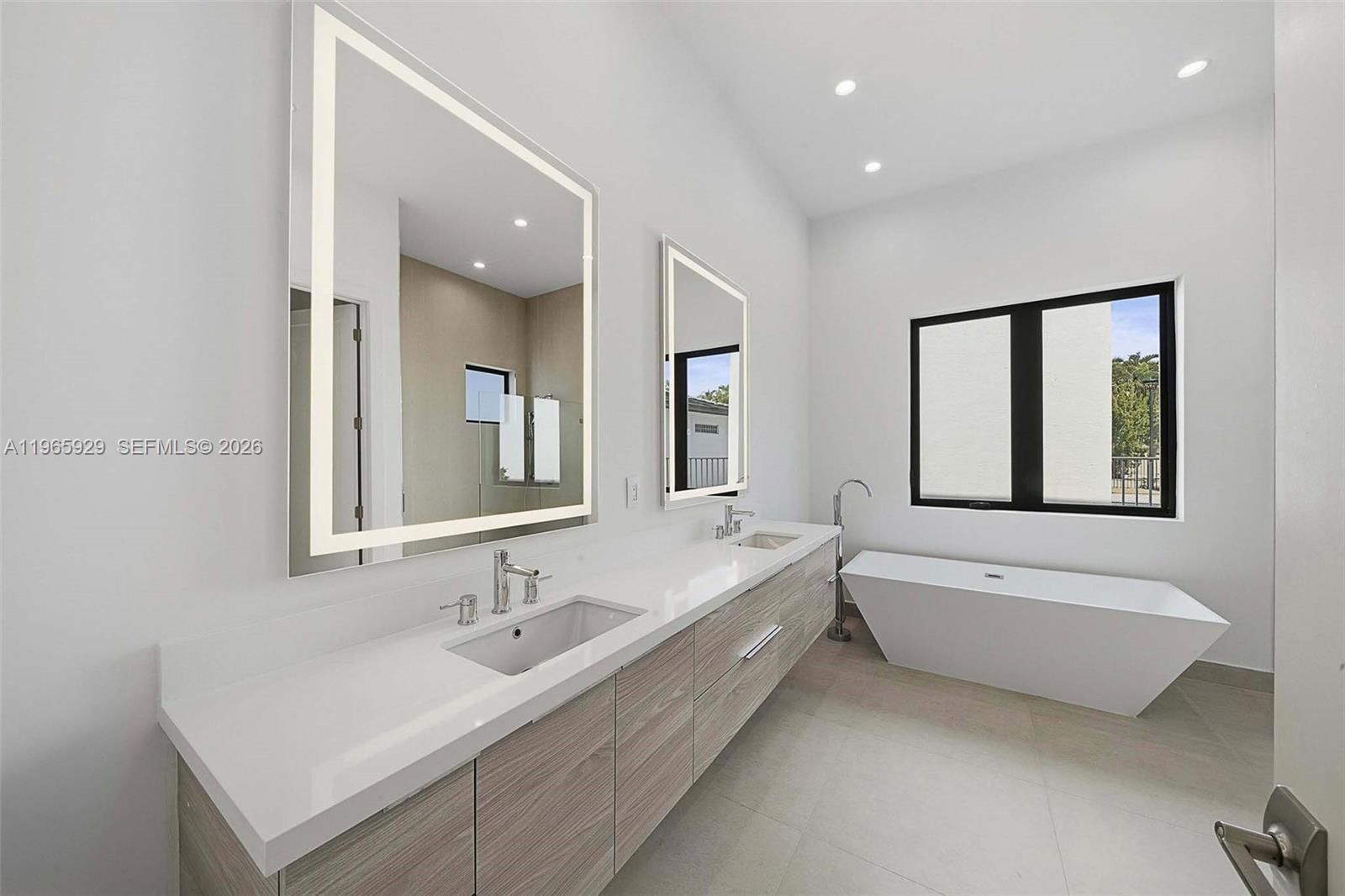 5718 Ashwood Circle W Property Photo 48