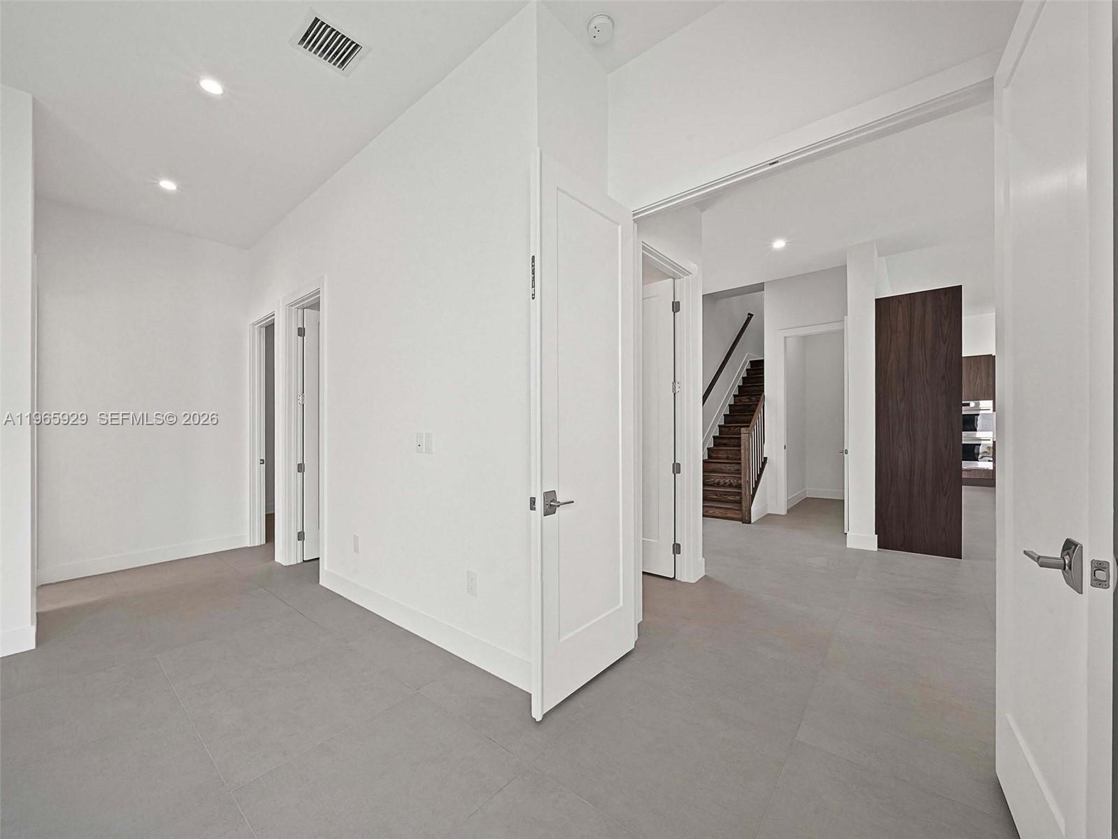 5718 Ashwood Circle W Property Photo 54