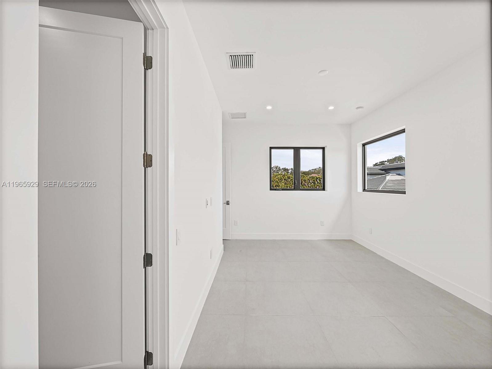 5718 Ashwood Circle W Property Photo 78