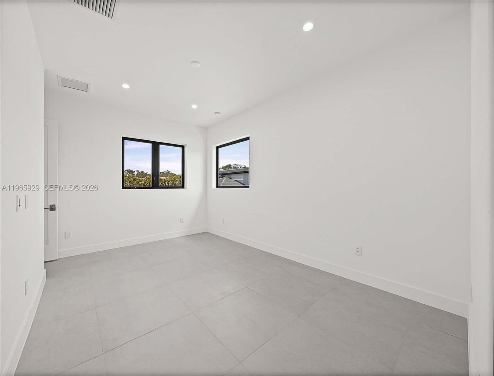 5718 Ashwood Circle W Property Photo 79