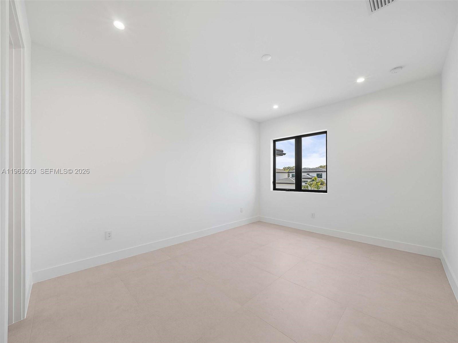 5718 Ashwood Circle W Property Photo 92