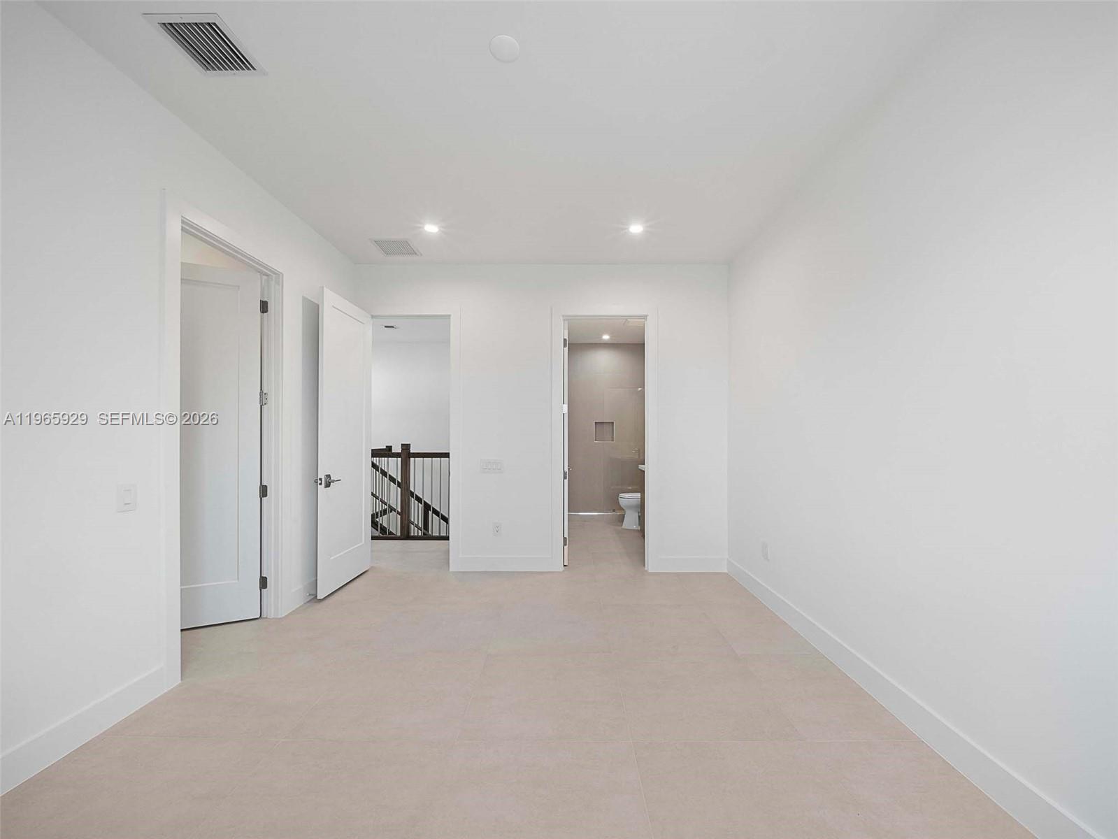 5718 Ashwood Circle W Property Photo 94