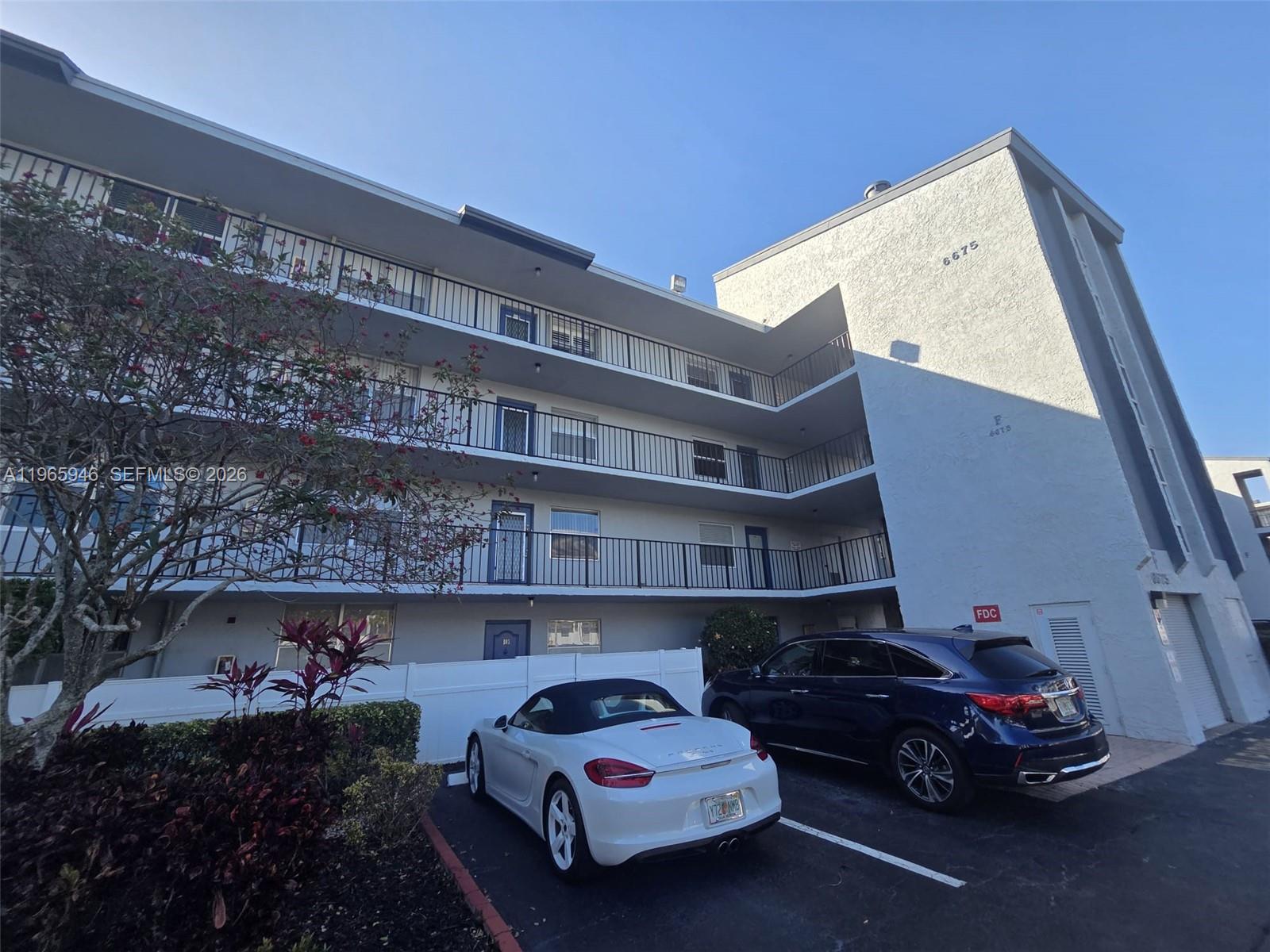 6675 S Oriole Boulevard 1040 Property Photo 17