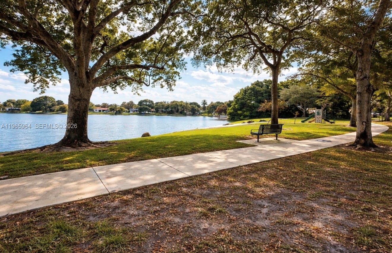 7355 Poinciana Court Property Photo 14