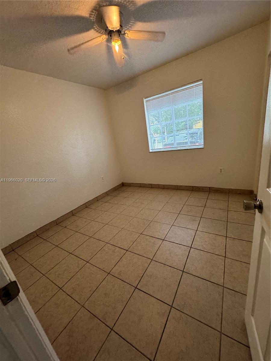 20138 Nw 38th Place Property Photo 5