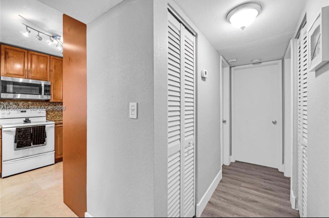 830 Nw 87th Avenue 303 Property Photo 8