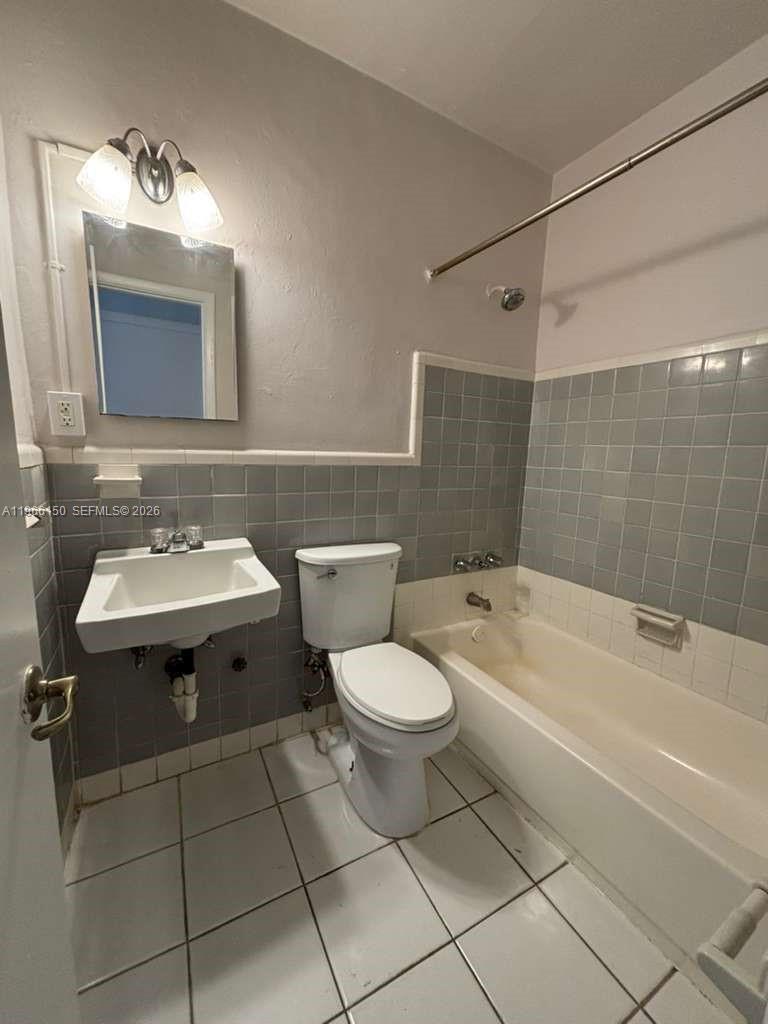 301 Sharar Avenue 4 Property Photo 11
