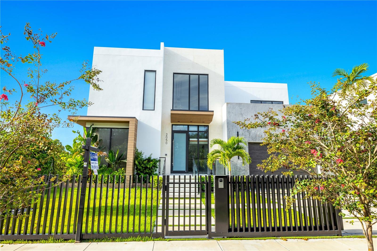 2050 S Hibiscus Drive Property Photo 1